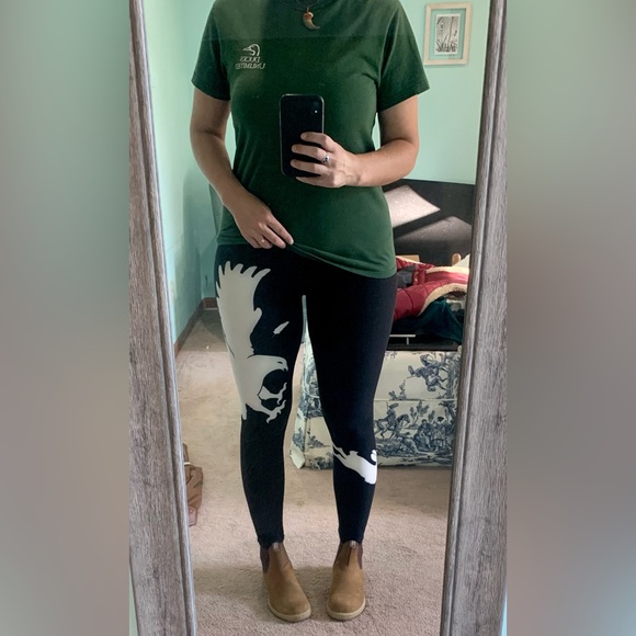 One Size Leggings with Eagle and Rabbit Design - Picture 4 of 5